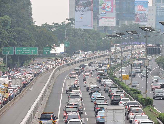 Road traffic steals your Monday happiness 