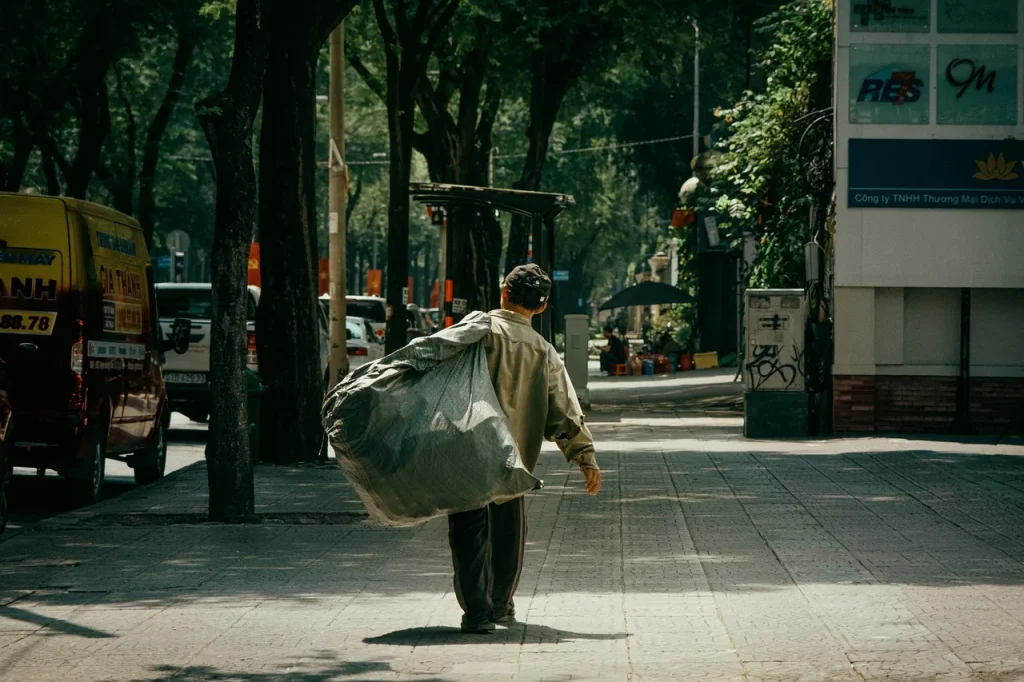 Poor child on the street 